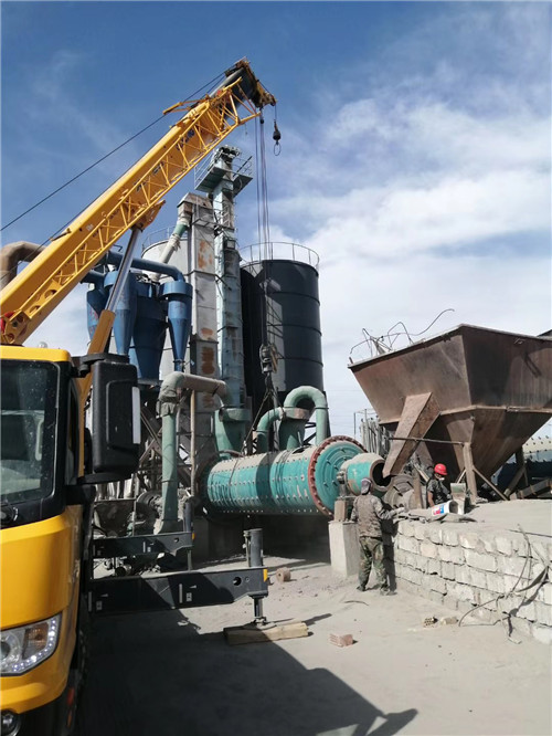 高坪区设备搬运等各类工程项目中，吊车起着关键作用