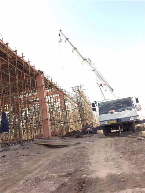 高坪区吊车作业的安全注意事项有哪些？