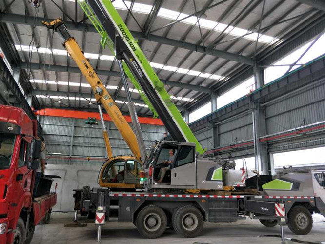 高坪区高空车出租需要注意哪些安全事项？