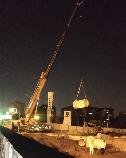 高坪区“弯臂矫正”—— 吊车的 “形变补偿” 技术