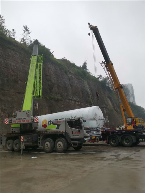 高坪区“不怕风雨冻”—— 吊车的 “恶劣环境适应” 技术